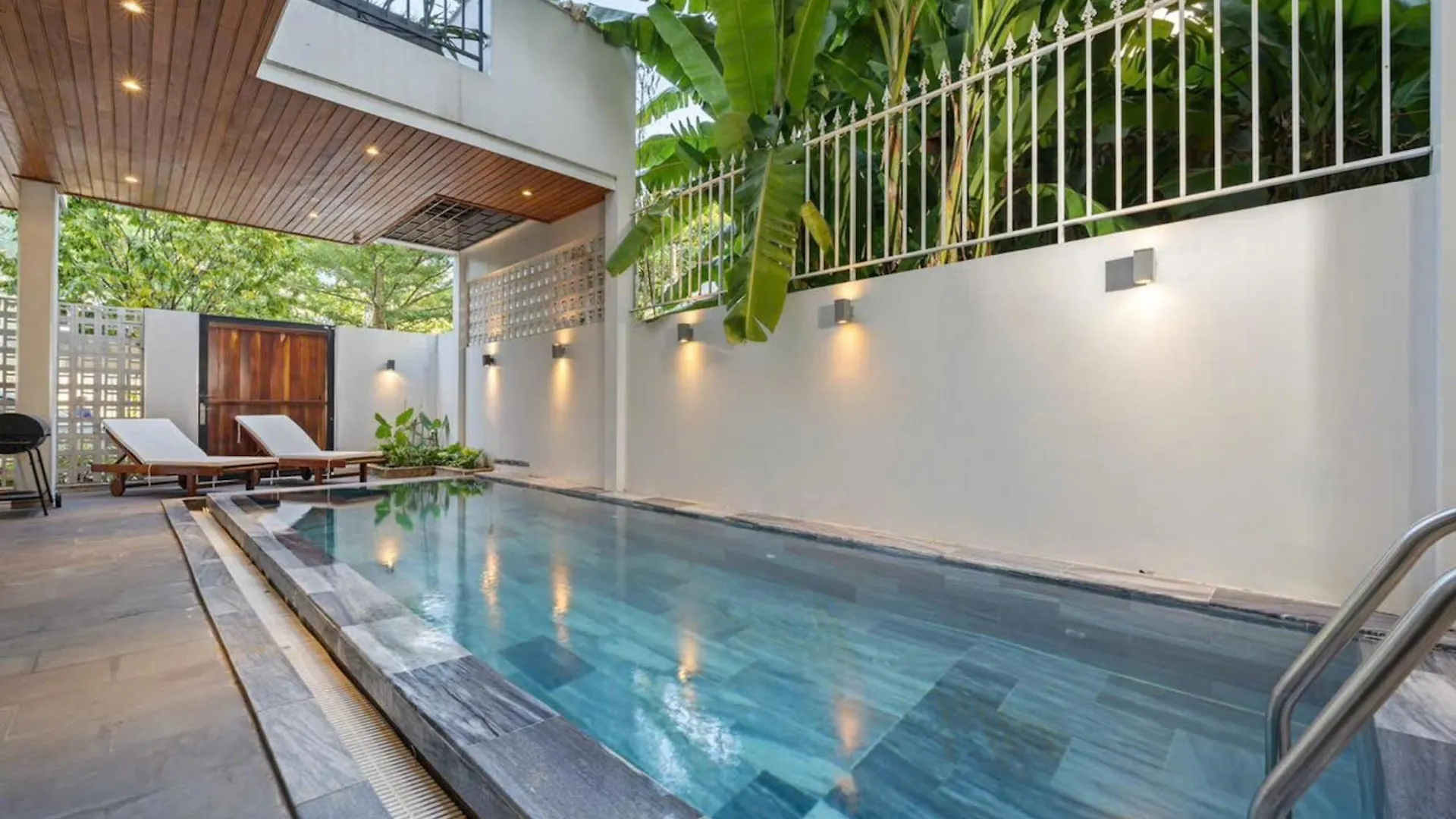 Private Riverside Bbq & Pool Villa Da Nang