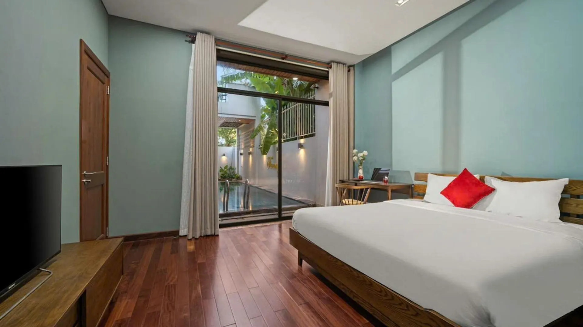 Private Riverside Bbq & Pool Villa Da Nang